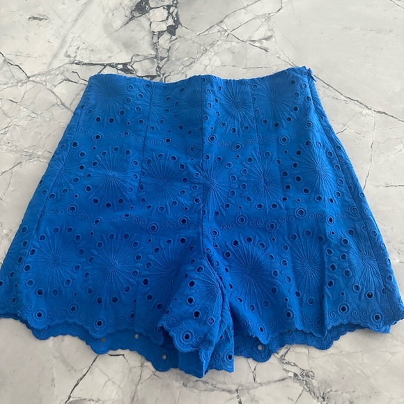 EUC Zara eyelet high rise short size XS - Picture 2 of 3